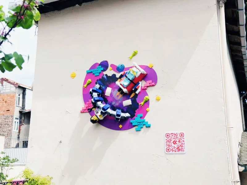 SPACE-THEMED STREET INSTALLATİONS BY LEGO TÜRKİYE AND ONARANLAR KULÜBÜ
