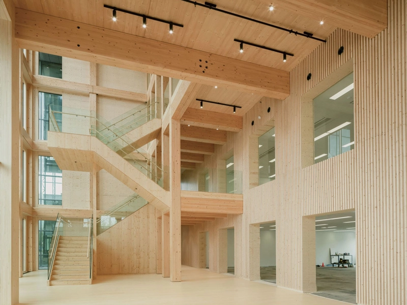 SUSTAINABLE TRANSFORMATION BY BENTHEM CROUWEL ARCHITECTS