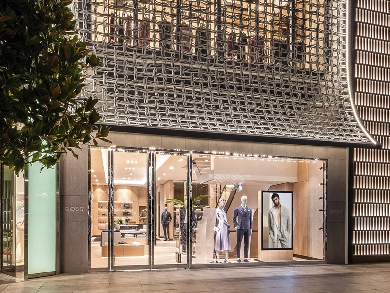 THE NEW 3D FACADE OF THE BOSS STORE IN İSTANBUL