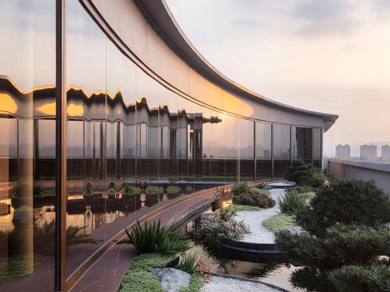 AN OFFICE EXPERIENCE WITH THE COMFORT OF A HOTEL