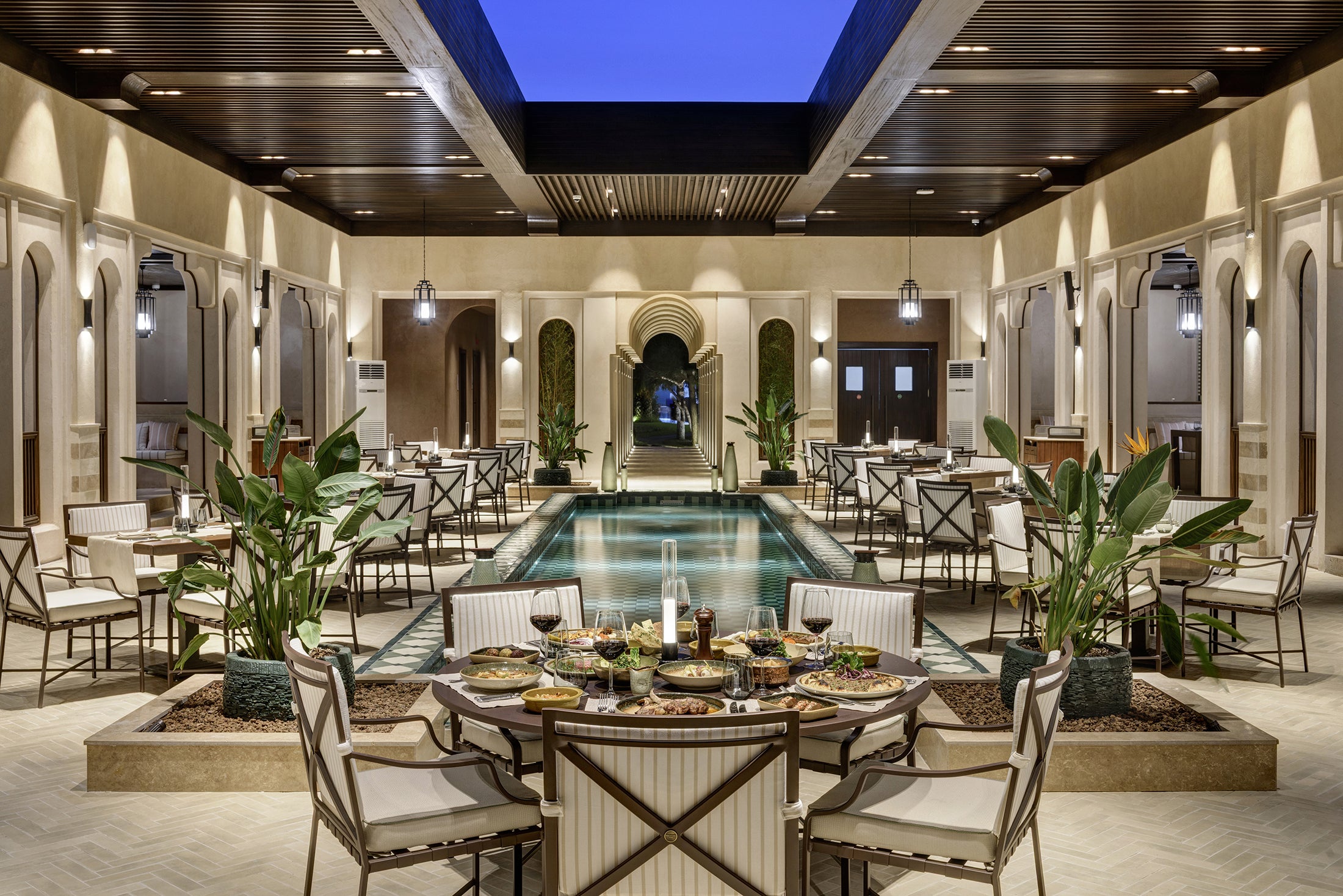 Regnum Crown Hotel