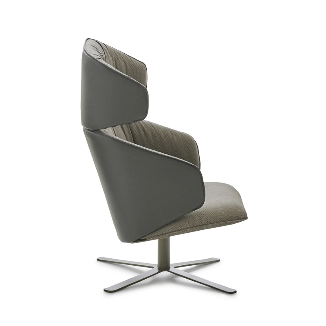 WING LOUNGE X, geometrik sırt detayı